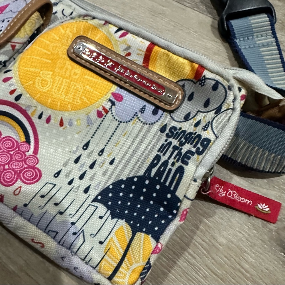 Lily Bloom Raindrop it like it’s hot belt bag - Picture 2 of 9
